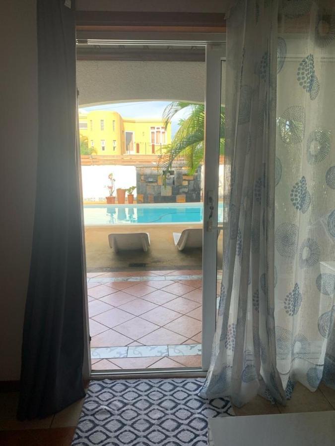 Jaykay_privateroom_flicenflac Flic-en-Flacq